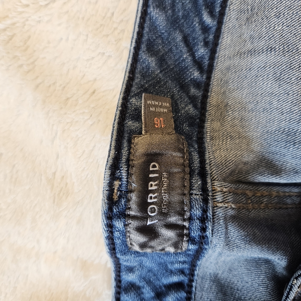 EUC Torrid Jean Shorts - Picture 4 of 10